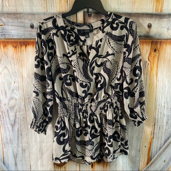 Alfani Tops - EUC Alfani Blouse Peplum V-Neck Long Sleeve Size 4